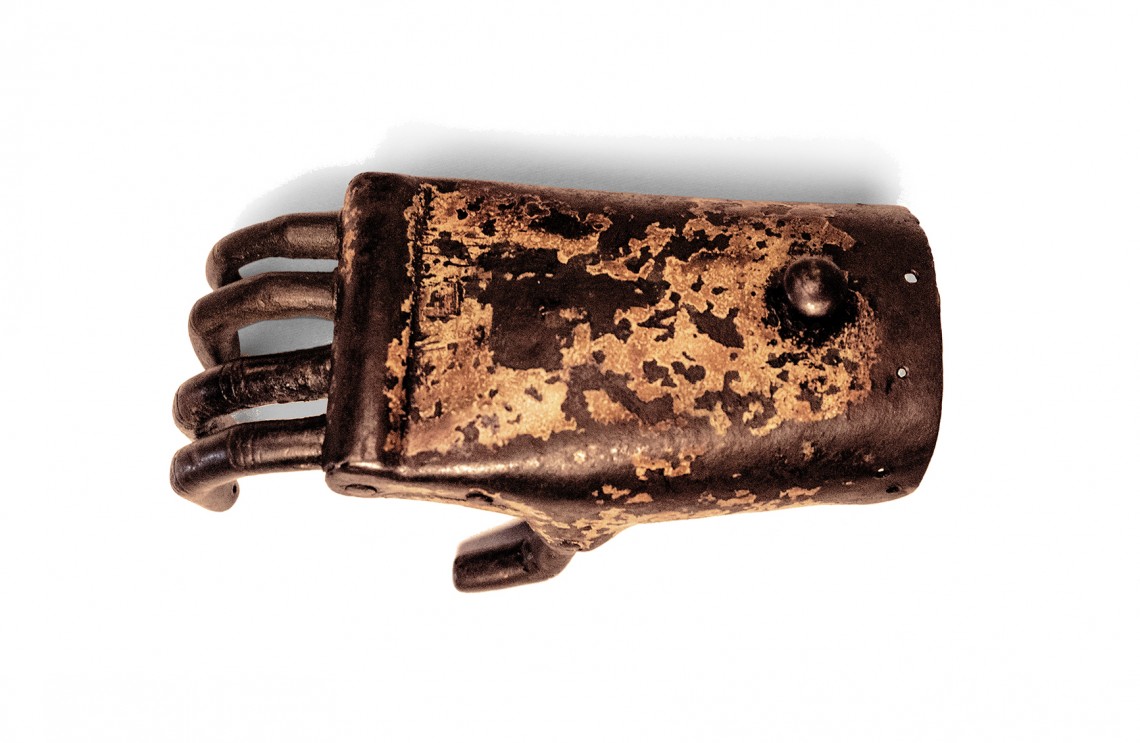 Foto der eisernen Hand des Ritters Götz von Berlichingen